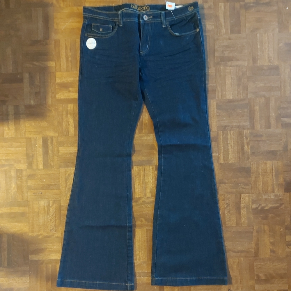 BRAND NEW WITH TAGS NWT SIZE 9  Billabong Fitted Flare bell bottoms Denim Jeans
